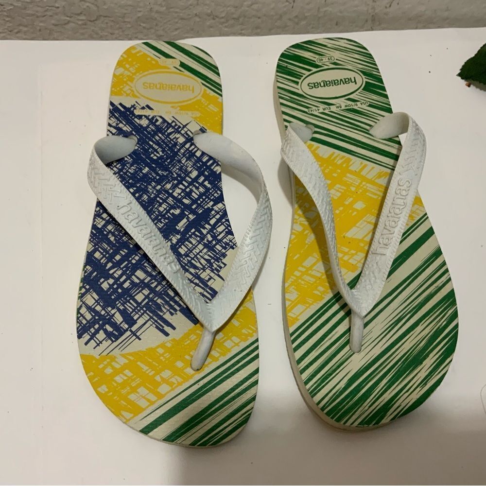 Authentic Brazilian Flag Havaianas size 9